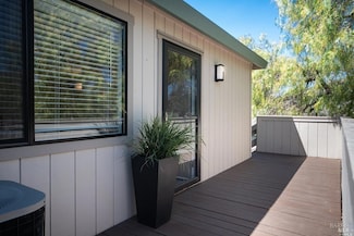 65 Wharf Cir, San Rafael, CA 94903
