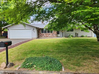 708 NW 98th St, Vancouver, WA 98665