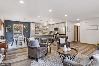 324 Knollwood Dr, Hudson, WI 54016