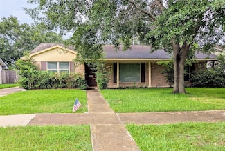 5850 Braesheather Dr, Houston, TX 77096
