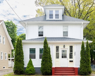 262 Blohm St, West Haven, CT 06516