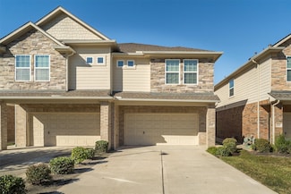 523 N 1st St, La Porte, TX 77571