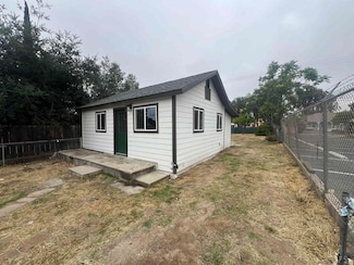 1021 D St, Ramona, CA 92065