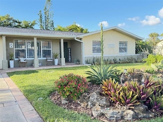 4528 Country Club Blvd, Cape Coral, FL 33904