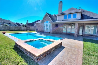1927 Lily Canyon Ln, Pearland, TX 77584
