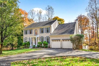 19332 Cissel Manor Dr, Poolesville, MD 20837