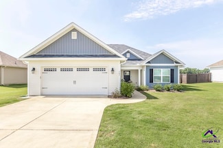 702 Daisy Dr, Perry, GA 31069
