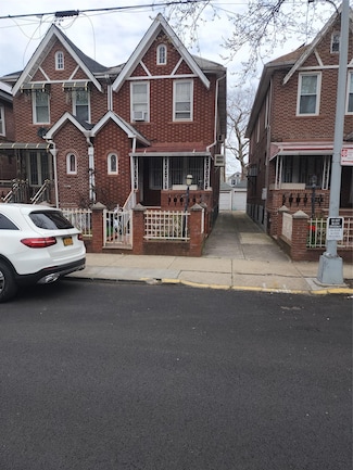 207 E 58th St, Brooklyn, NY 11203