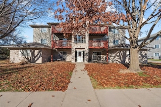 604 Kimberlite St Unit 604, Tiffin, IA 52340