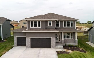 1700 SW Arbormist Dr, Lee's Summit, MO 64082