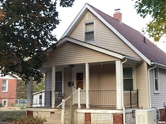 339 N Cone St, Farmington, IL 61531