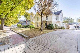 727 Humboldt St, Manhattan, KS 66502