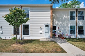 1718 Ardwick Dr, Hoffman Estates, IL 60169