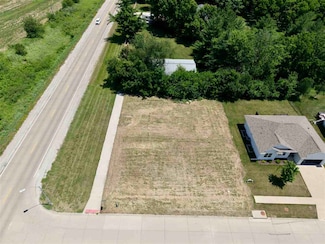 850 Thunder Gulch Rd, Iowa City, IA 52240