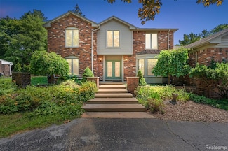 5353 W Bloomfield Lake Rd, West Bloomfield, MI 48323