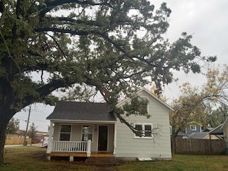 317 W 5th St, Halstead, KS 67056