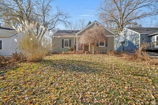 1064 33rd St, Des Moines, IA 50311