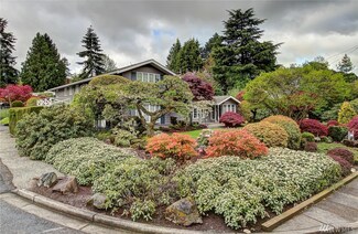 8443 NE 10th St, Medina, WA 98039