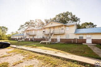 104 10th St, Ogden, KS 66517