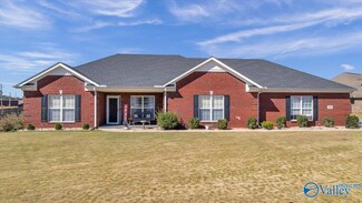 300 Eagle Ridge Dr, New Market, AL 35761