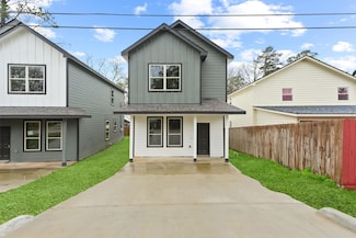 11964 Canal St, Willis, TX 77318