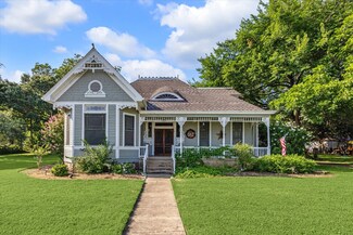 807 Summit St, Schulenburg, TX 78956