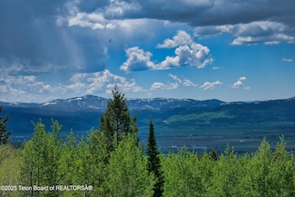 3171 Canyon Crest Dr, Victor, ID 83455