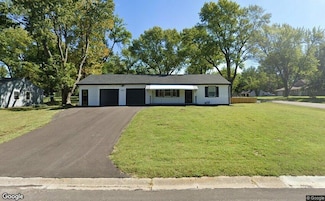 13315 10th St, Grandview, MO 64030