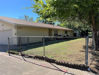 202 S Briery Rd Unit A, Irving, TX 75060
