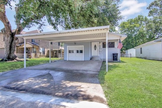 1105 West Dr, Port Neches, TX 77651