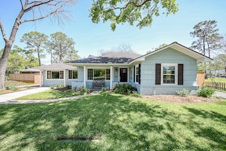 1026 E T C Jester Blvd, Houston, TX 77008