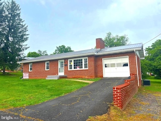 233 Judy St, Petersburg, WV 26847