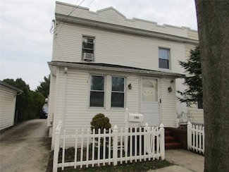 106 S 10th St, New Hyde Park, NY 11040