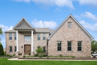 2 12 Lakes Ct, Lake In the Hills, IL 60156