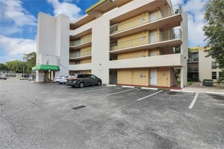 8840 Fontainebleau Blvd Unit 304, Miami, FL 33172