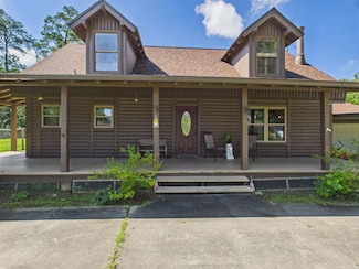 135 Woodlawn Dr, Sour Lake, TX 77659