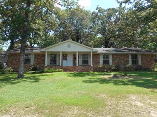 7000 Pontiac Dr, North Little Rock, AR 72116