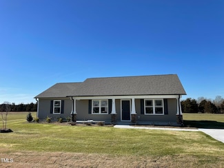 39 Harvest Hills Ln, Dunn, NC 28334