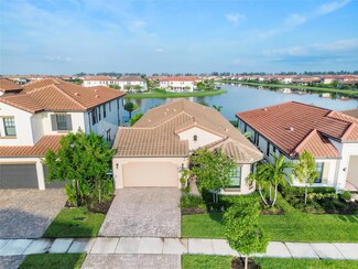 8785 E Baypoint Cir, Pompano Beach, FL 33076