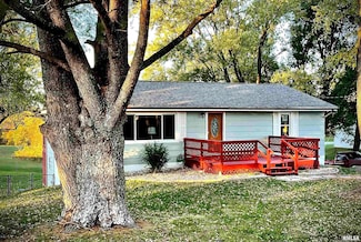 112 Hillcrest Dr, Goreville, IL 62939