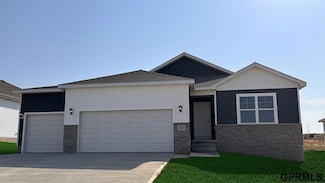 18404 Cary St, Omaha, NE 68136