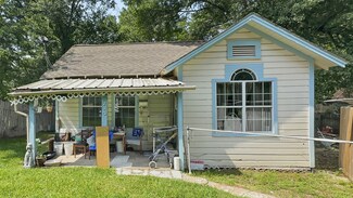 712 Thomason St, Huntsville, TX 77320