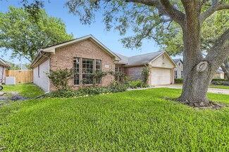 4917 E Columbary Dr, Rosenberg, TX 77471