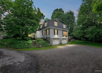 13 Dodd St, Whitesboro, NY 13492