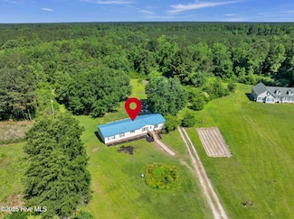 135 Robert e Lee Dr, Willard, NC 28478