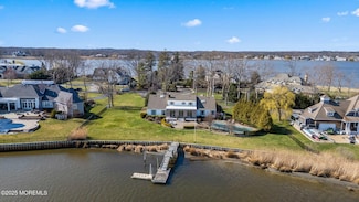92 Gooseneck Point Rd, Oceanport, NJ 07757