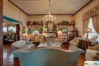 1127 N Saint Joseph St, Gonzales, TX 78629