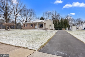2440 Winding Ln, Hatboro, PA 19040