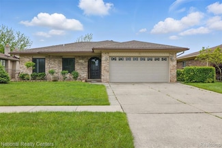 2430 Fox Hill Dr, Sterling Heights, MI 48310