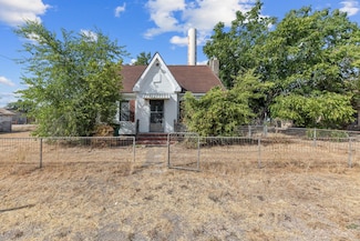 103 E Avenue H, Buckholts, TX 76518